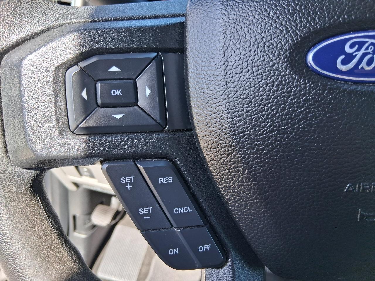 Ford Super Duty F-350 SRW King Ranch 4WD Crew Cab 8' Box 2017