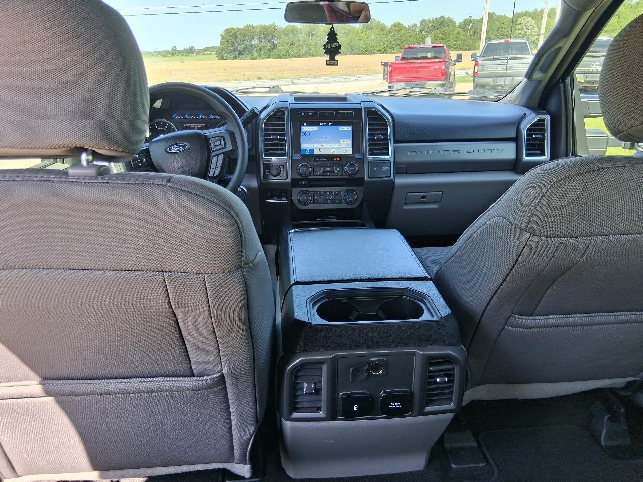Ford Super Duty F-350 SRW King Ranch 4WD Crew Cab 8' Box 2017