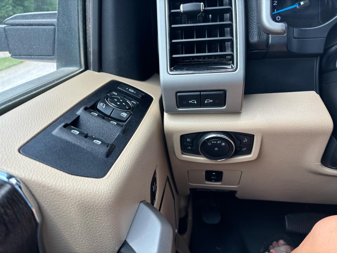 Ford Super Duty F-250 SRW 4WD Crew Cab 156" Lariat 2020