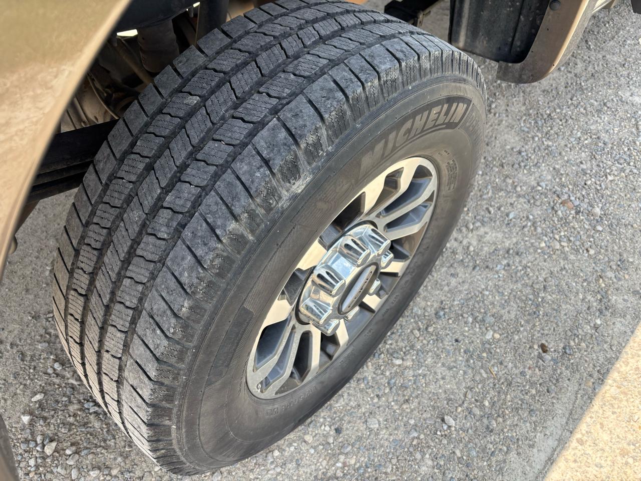 Ford Super Duty F-250 SRW 4WD Crew Cab 156" Lariat 2020