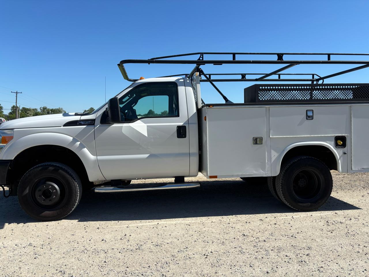 Ford Super Duty F-350 DRW 4WD Reg Cab 141" WB 60" CA XLT 2014