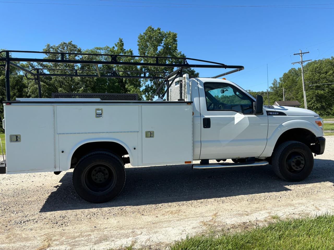 Ford Super Duty F-350 DRW 4WD Reg Cab 141" WB 60" CA XLT 2014