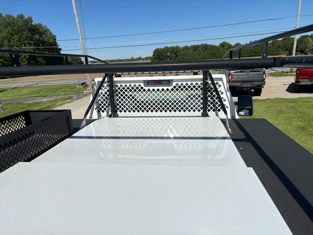 Ford Super Duty F-350 DRW 4WD Reg Cab 141" WB 60" CA XLT 2014