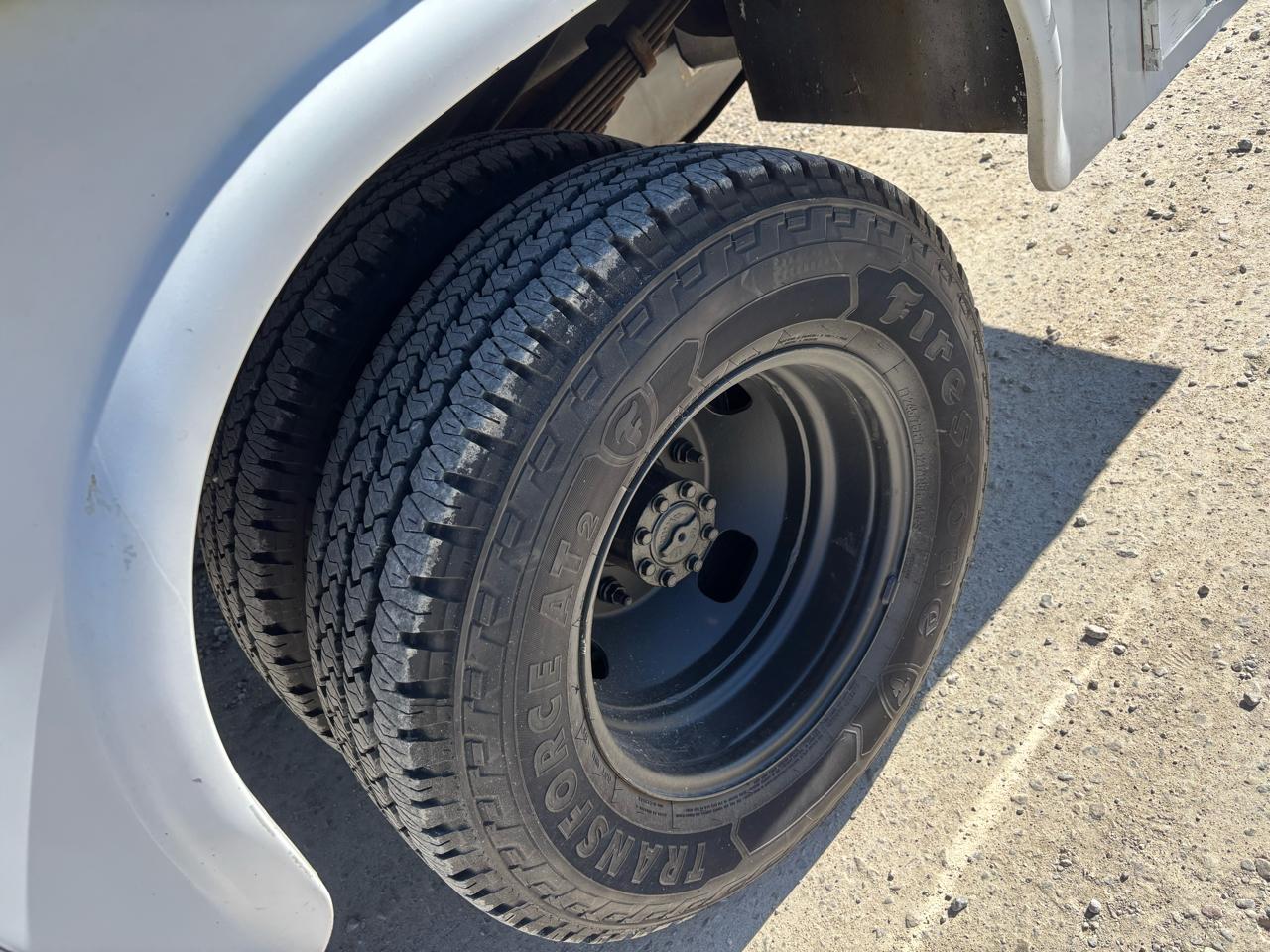 Ford Super Duty F-350 DRW 4WD Reg Cab 141" WB 60" CA XLT 2014