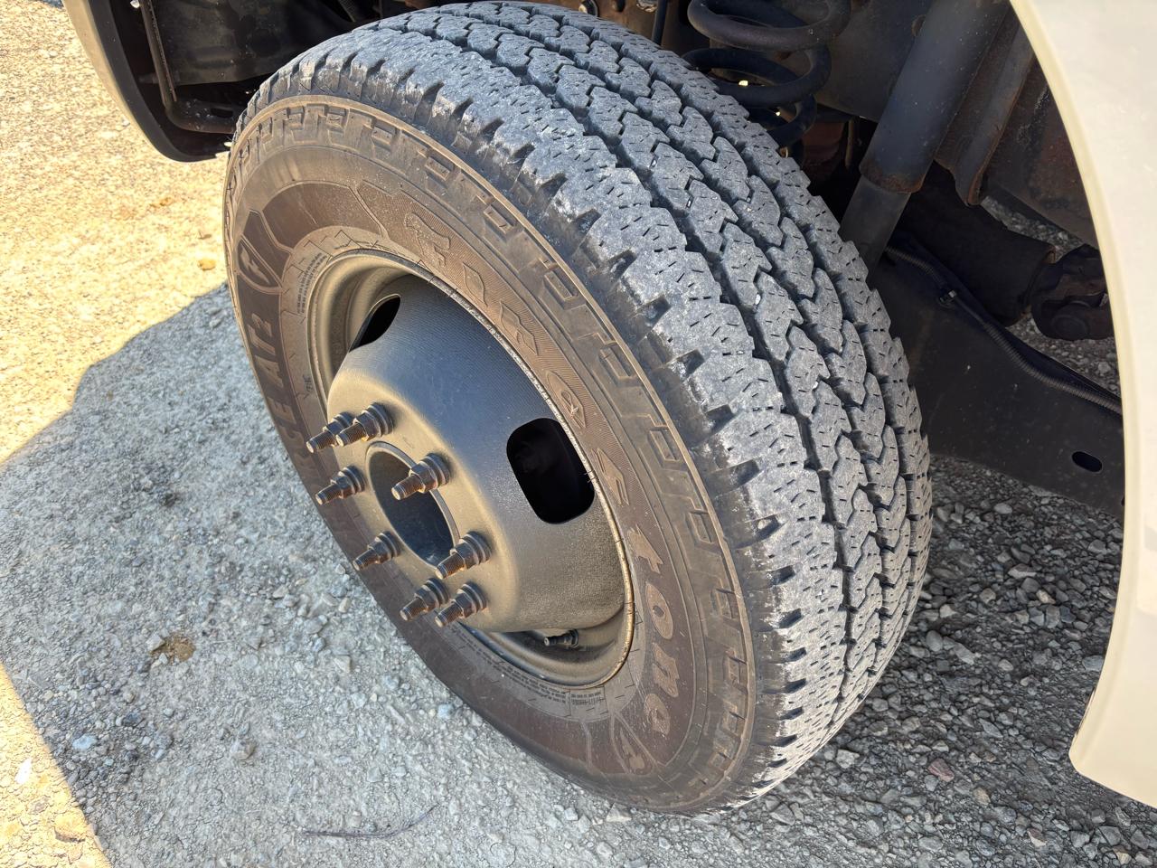 Ford Super Duty F-350 DRW 4WD Reg Cab 141" WB 60" CA XLT 2014