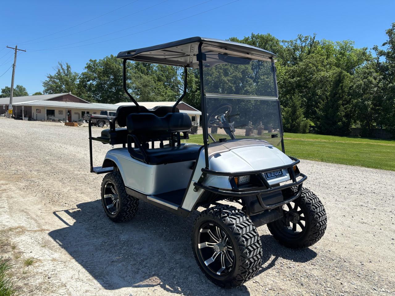 EZ-GO Golf Cart  2011