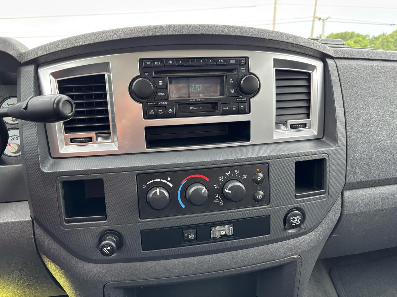 Dodge Ram 2500 4WD Quad Cab 140.5" SLT 2007