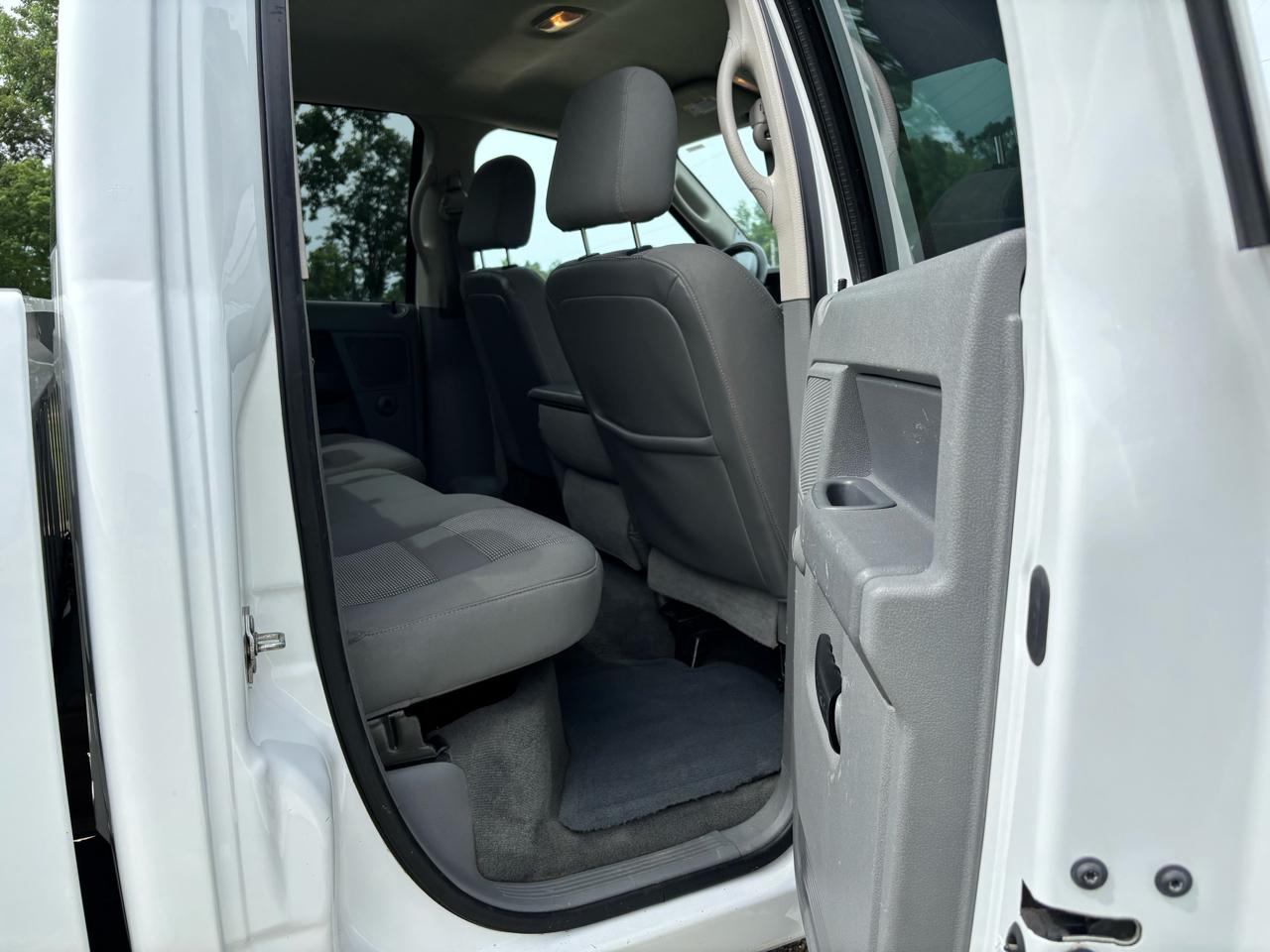Dodge Ram 2500 4WD Quad Cab 140.5" SLT 2007