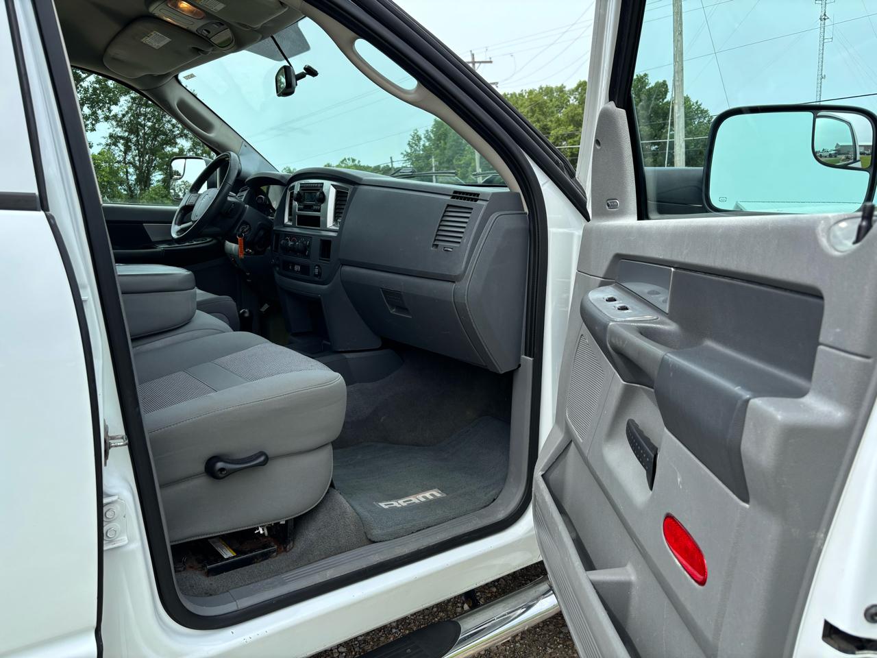 Dodge Ram 2500 4WD Quad Cab 140.5" SLT 2007