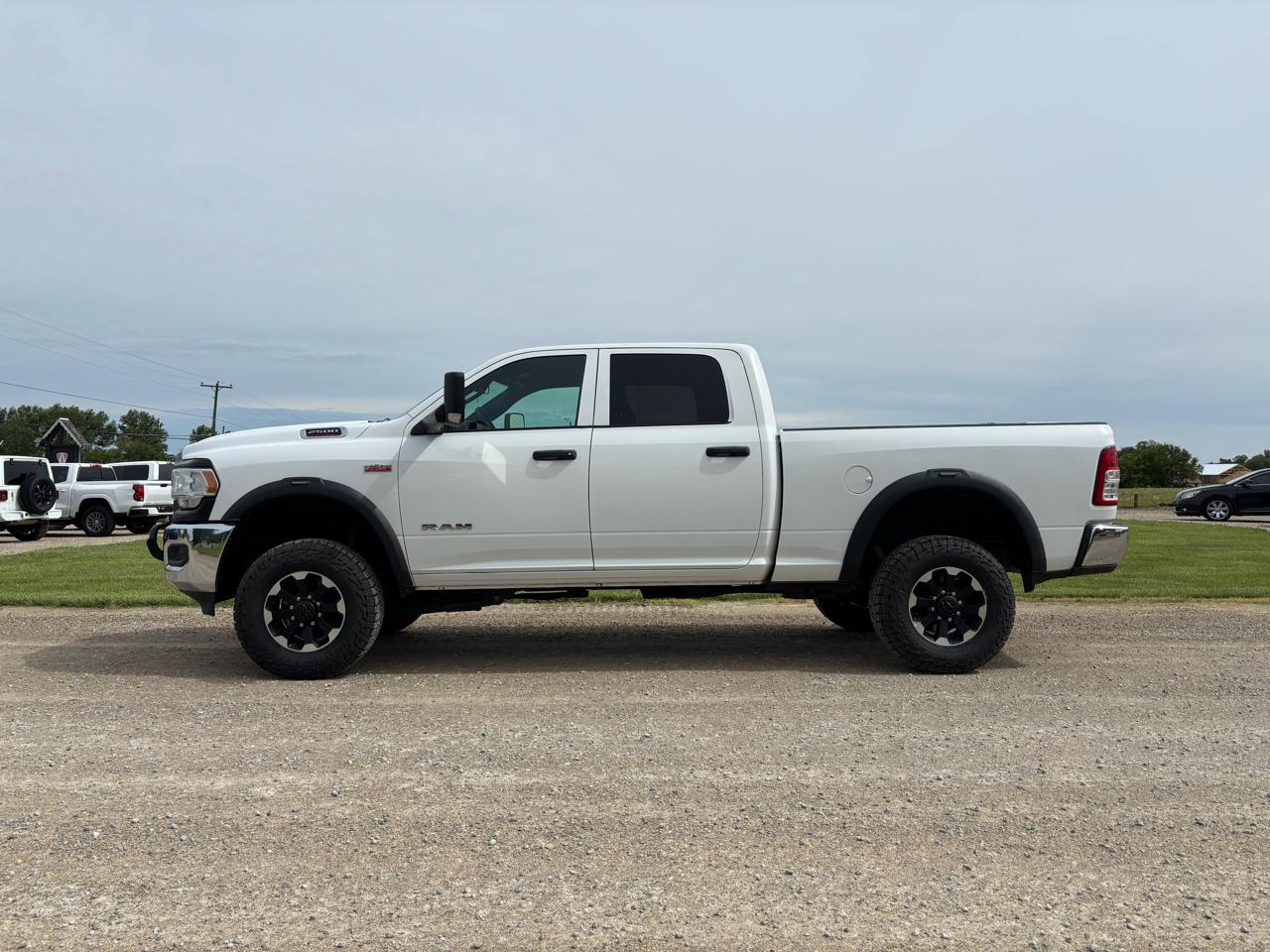 RAM 2500 Tradesman 4x4 Crew Cab 6'4" Box 2021