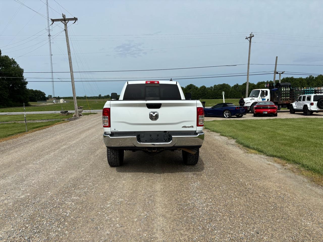 RAM 2500 Tradesman 4x4 Crew Cab 6'4" Box 2021