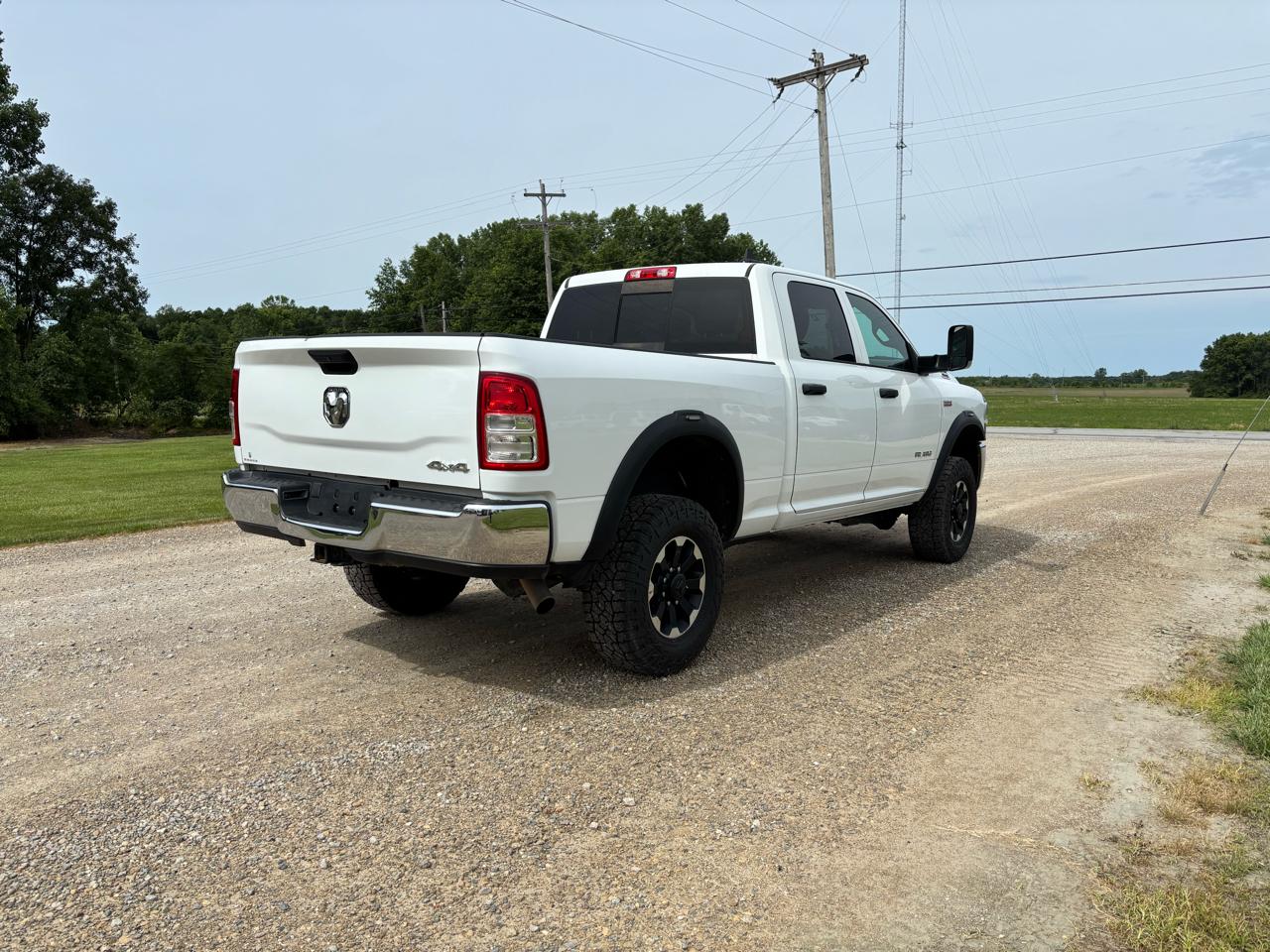 RAM 2500 Tradesman 4x4 Crew Cab 6'4" Box 2021