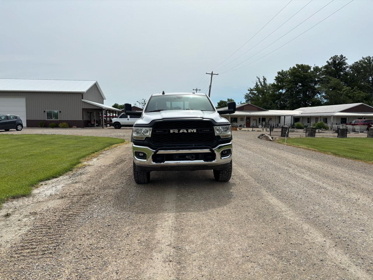 RAM 2500 Tradesman 4x4 Crew Cab 6'4" Box 2021