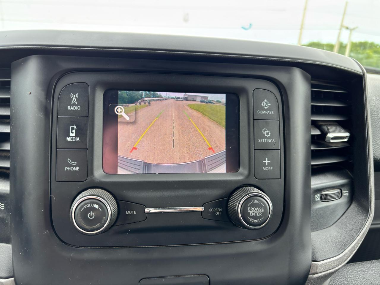 RAM 2500 Tradesman 4x4 Crew Cab 6'4" Box 2021
