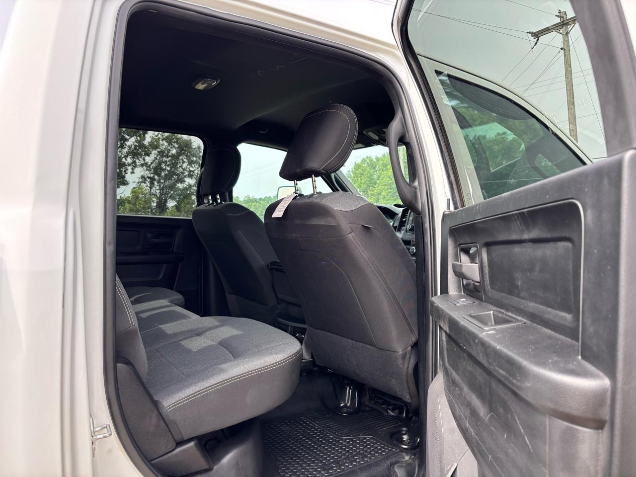 RAM 2500 Tradesman 4x4 Crew Cab 6'4" Box 2021