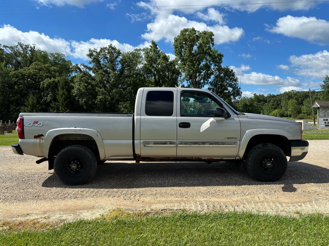 Chevrolet Silverado 2500 Ext Cab 143.5" WB C6P 4WD LS 2004