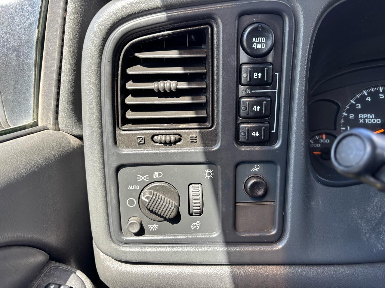 Chevrolet Silverado 2500 Ext Cab 143.5" WB C6P 4WD LS 2004