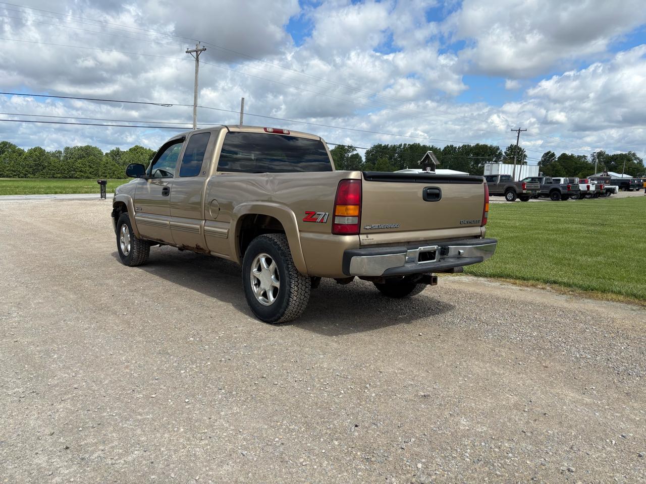 Chevrolet Silverado 1500 3dr Ext Cab 143.5" WB 4WD LS 2000