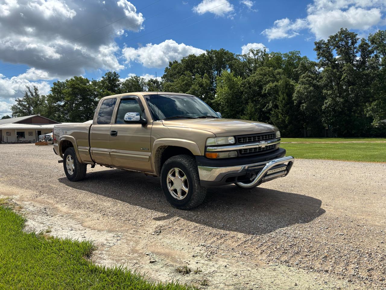 Chevrolet Silverado 1500 3dr Ext Cab 143.5" WB 4WD LS 2000