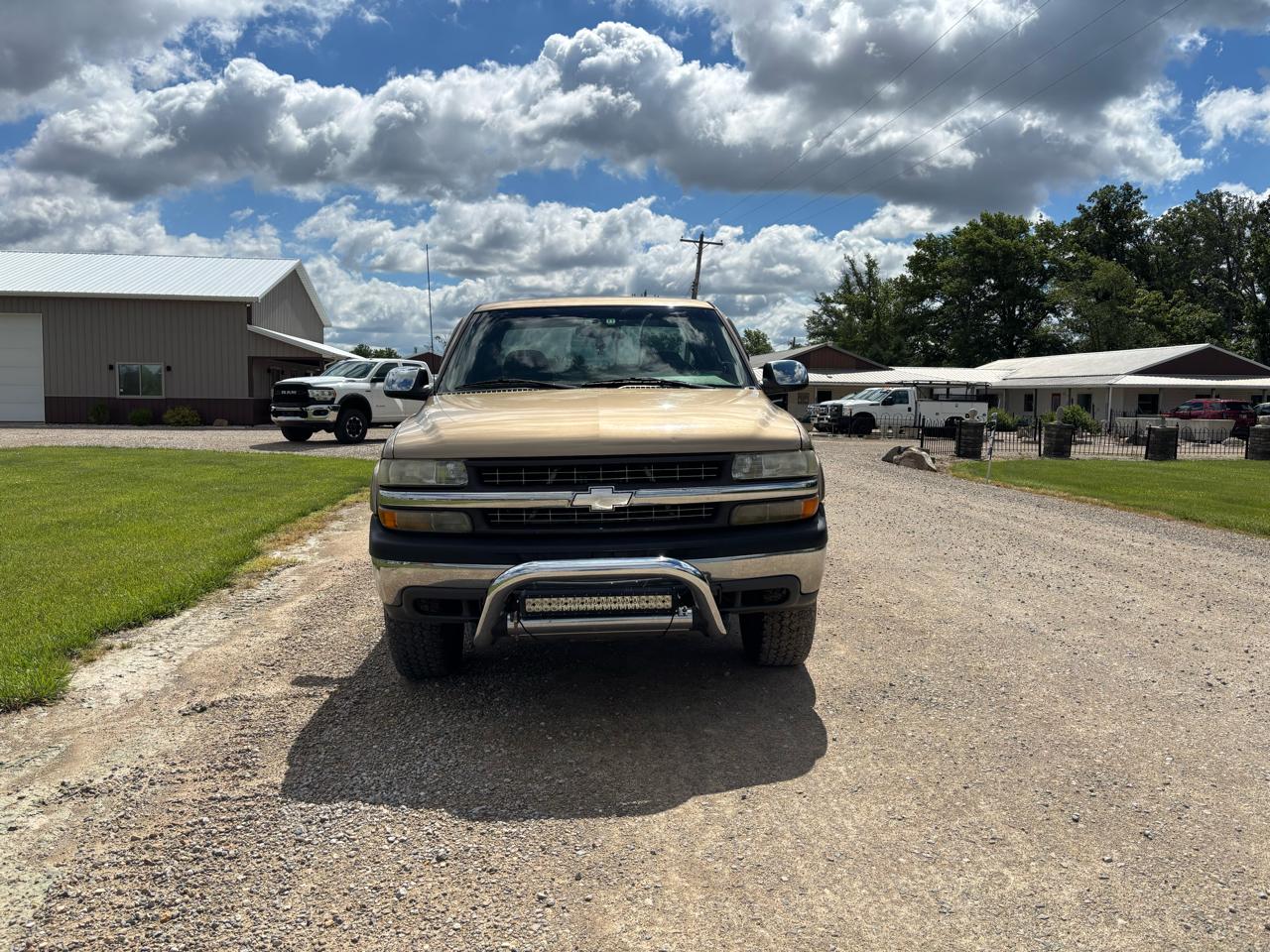 Chevrolet Silverado 1500 3dr Ext Cab 143.5" WB 4WD LS 2000