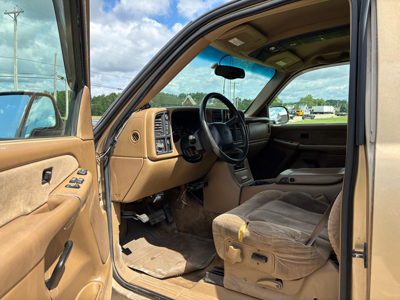 Chevrolet Silverado 1500 3dr Ext Cab 143.5" WB 4WD LS 2000