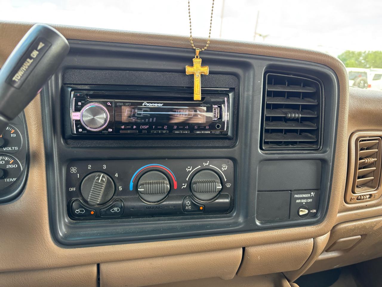 Chevrolet Silverado 1500 3dr Ext Cab 143.5" WB 4WD LS 2000