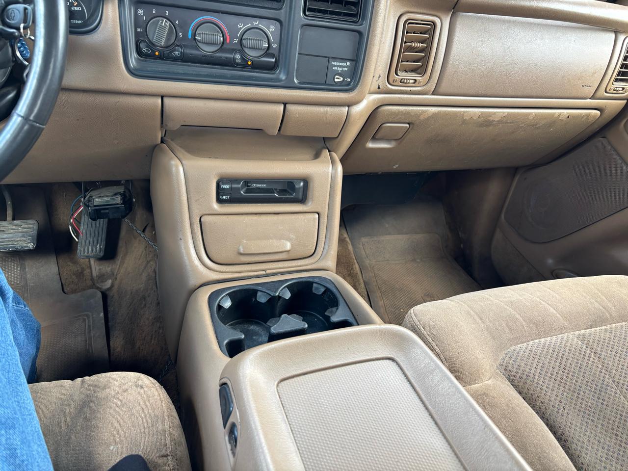 Chevrolet Silverado 1500 3dr Ext Cab 143.5" WB 4WD LS 2000