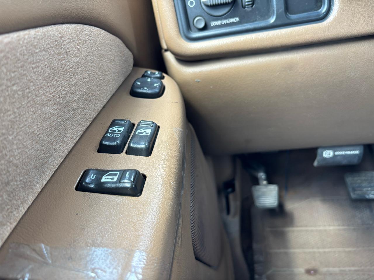 Chevrolet Silverado 1500 3dr Ext Cab 143.5" WB 4WD LS 2000