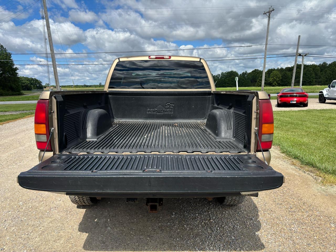 Chevrolet Silverado 1500 3dr Ext Cab 143.5" WB 4WD LS 2000