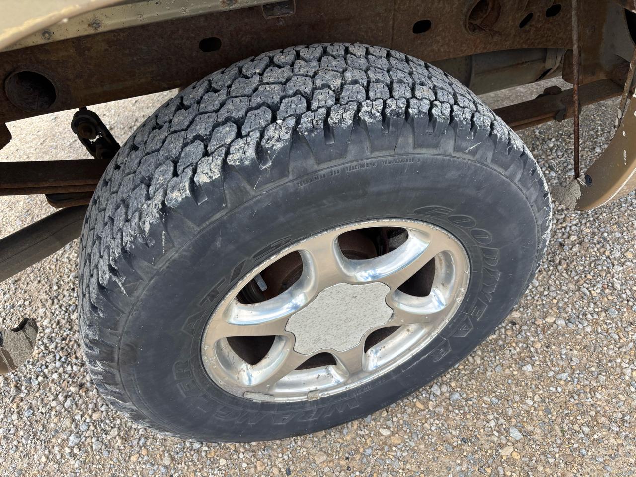 Chevrolet Silverado 1500 3dr Ext Cab 143.5" WB 4WD LS 2000