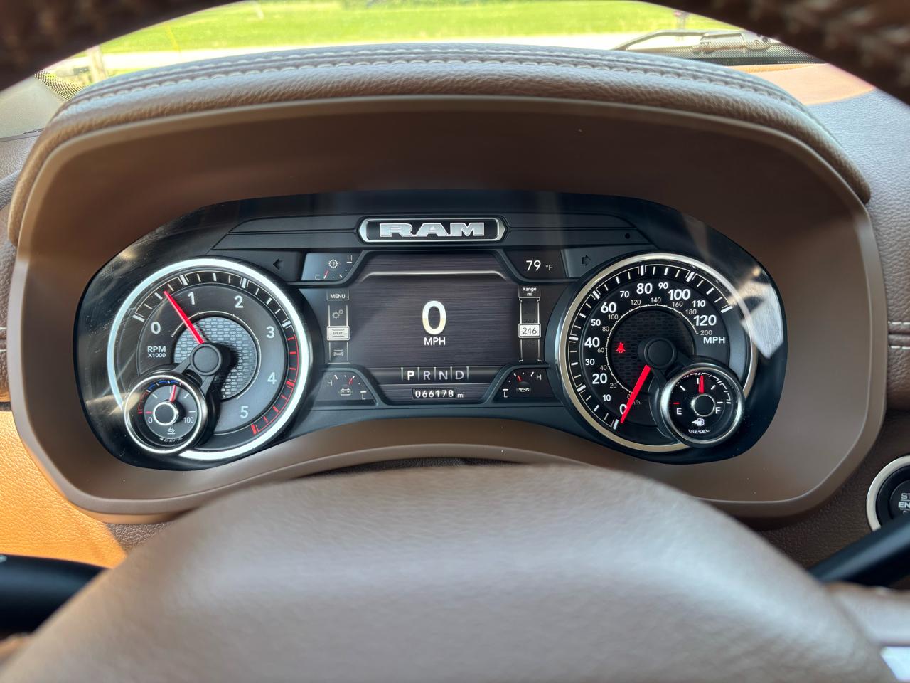 RAM 2500 Laramie 4x4 Crew Cab 6'4" Box 2022