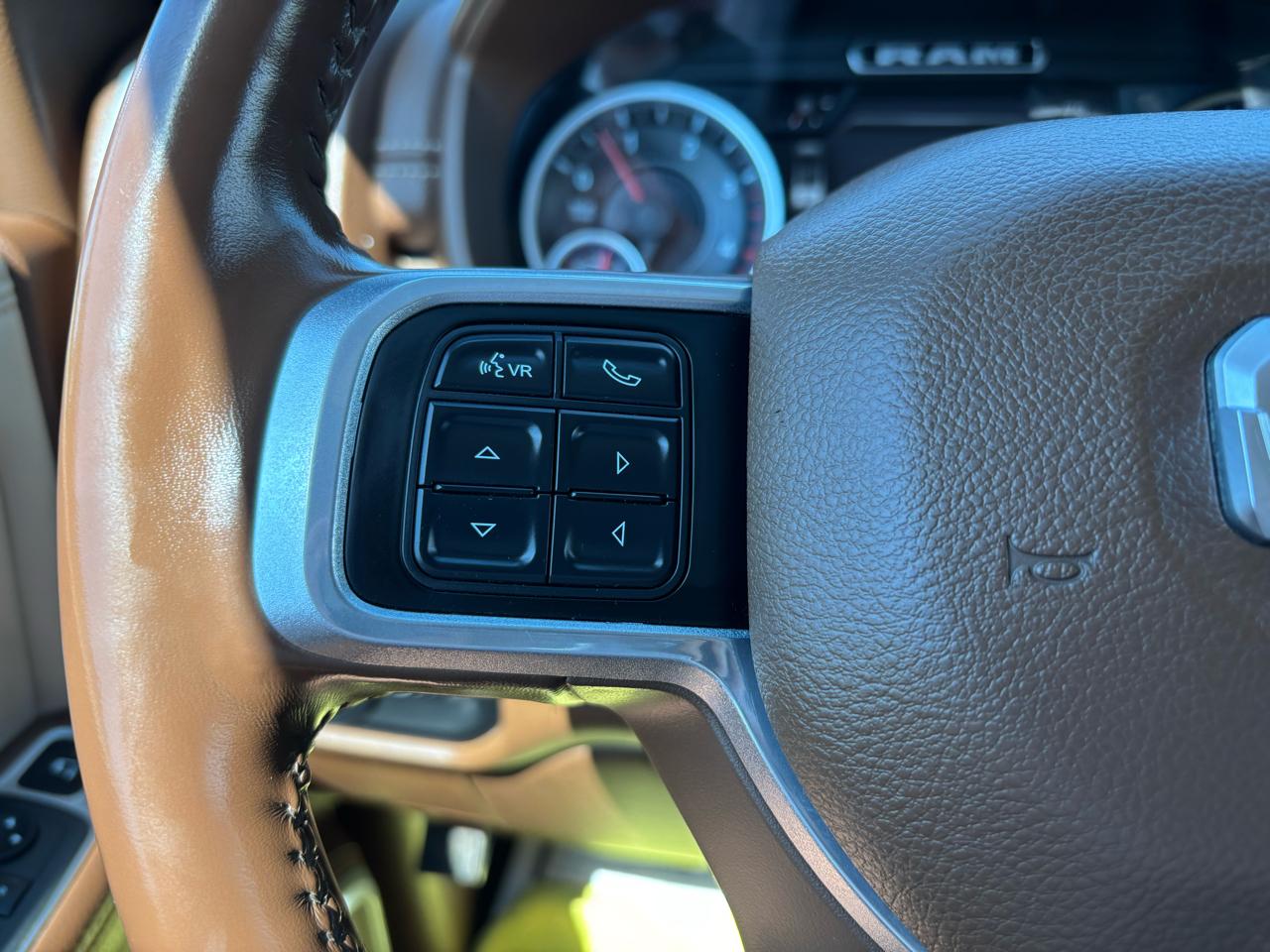 RAM 2500 Laramie 4x4 Crew Cab 6'4" Box 2022