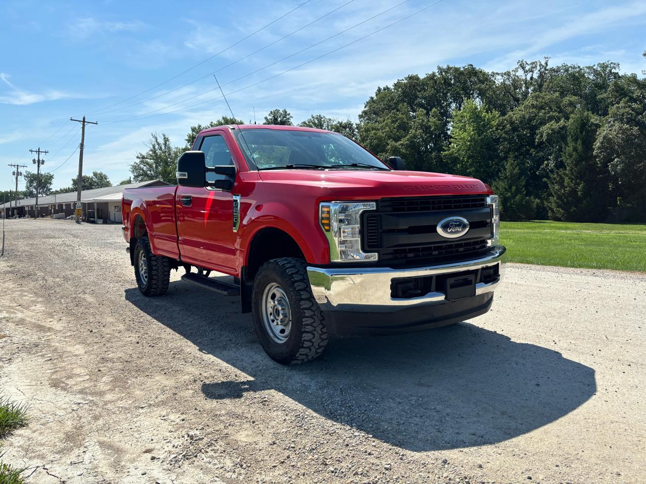 Ford Super Duty F-250 SRW XLT 4WD Reg Cab 8' Box 2019