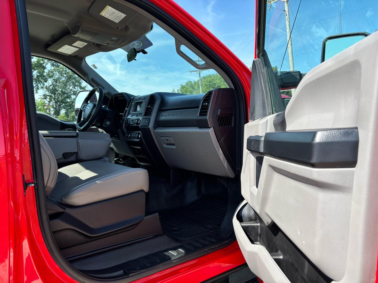 Ford Super Duty F-250 SRW XLT 4WD Reg Cab 8' Box 2019