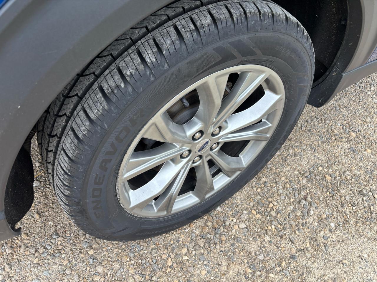 Ford Explorer XLT 4WD 2020