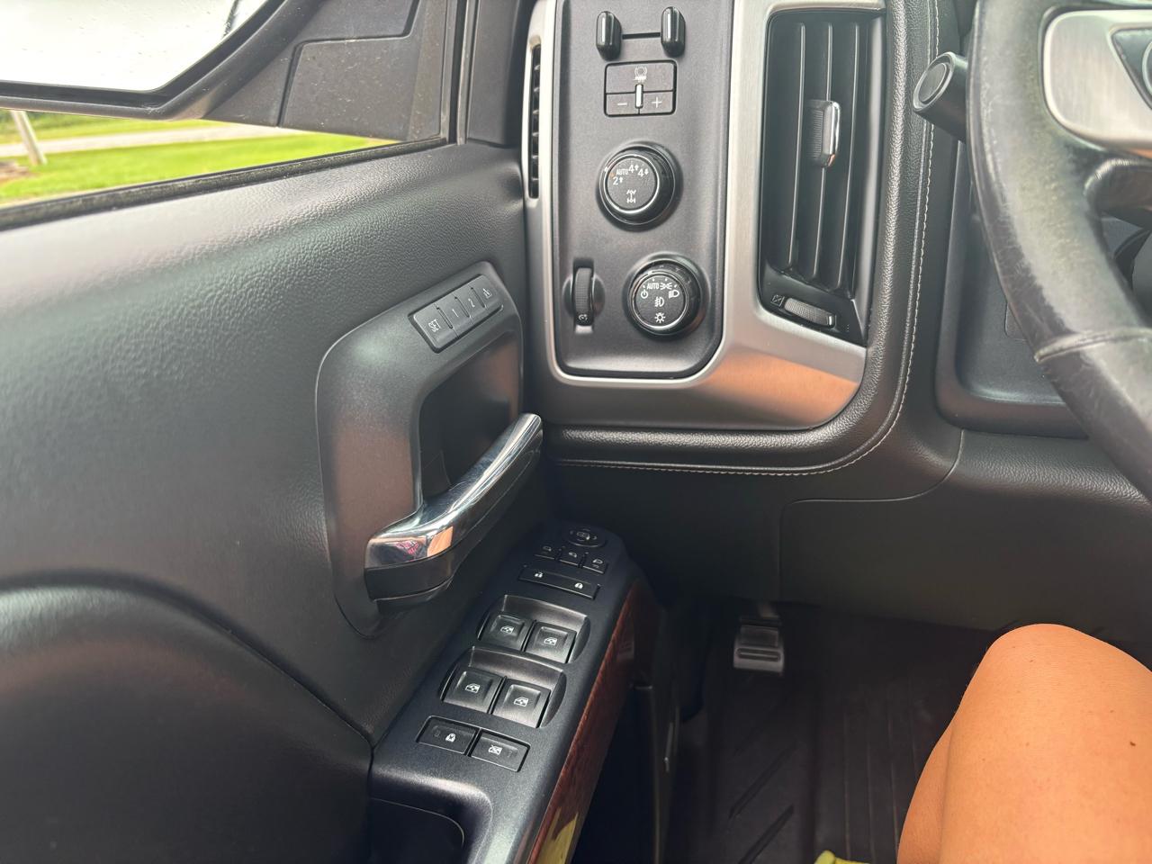 GMC Sierra 1500 4WD Crew Cab 143.5" SLT 2017
