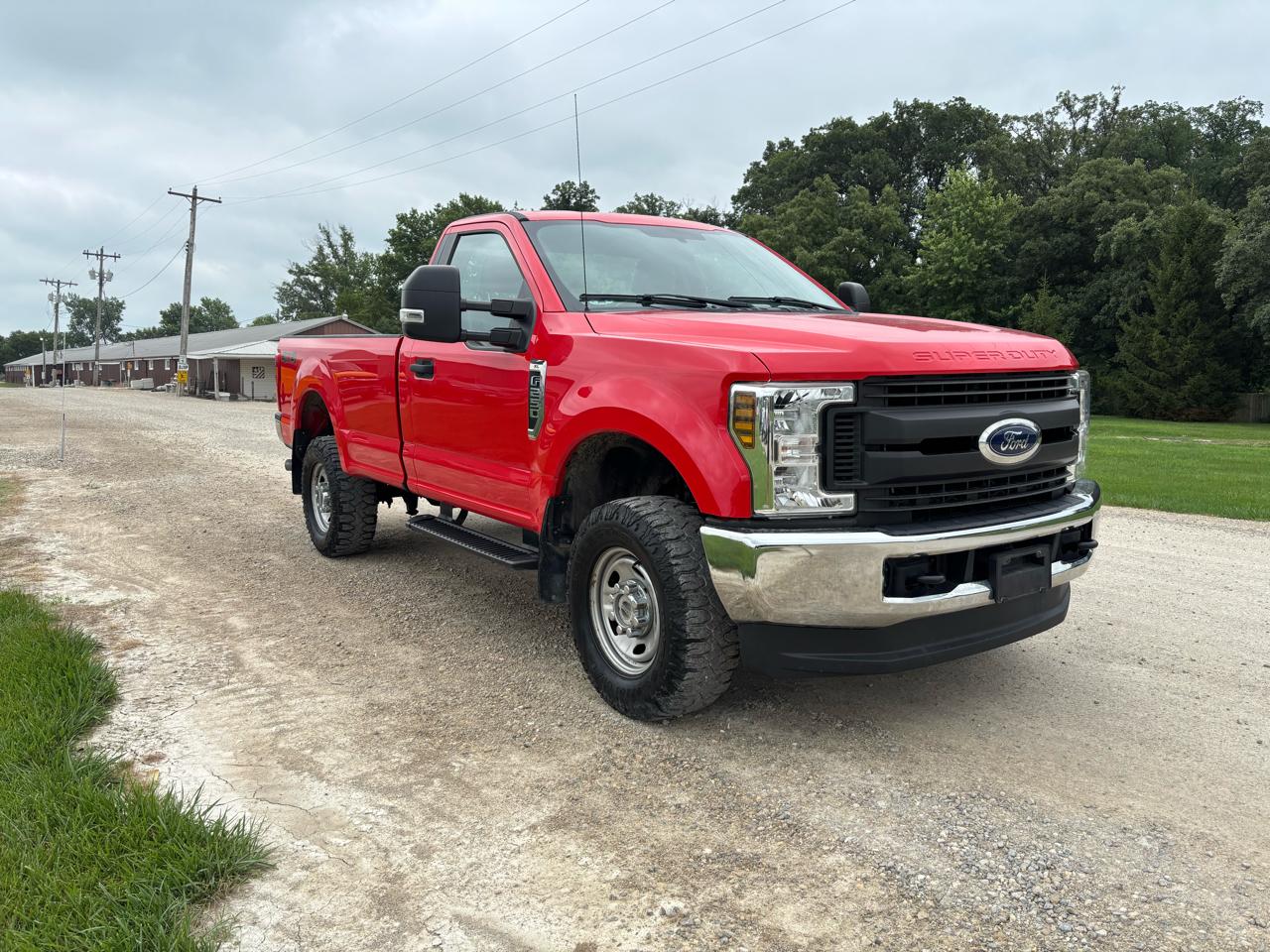 Ford Super Duty F-250 SRW XLT 4WD Reg Cab 8' Box 2019