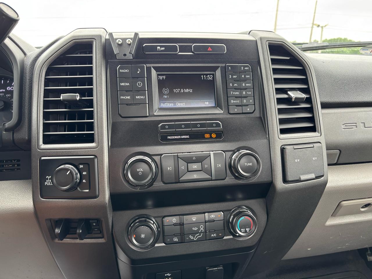 Ford Super Duty F-250 SRW XLT 4WD Reg Cab 8' Box 2019