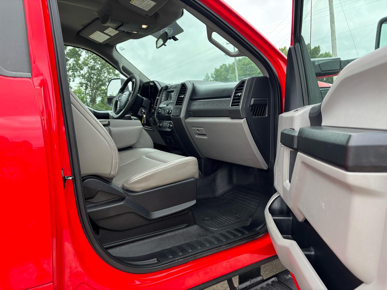 Ford Super Duty F-250 SRW XLT 4WD Reg Cab 8' Box 2019