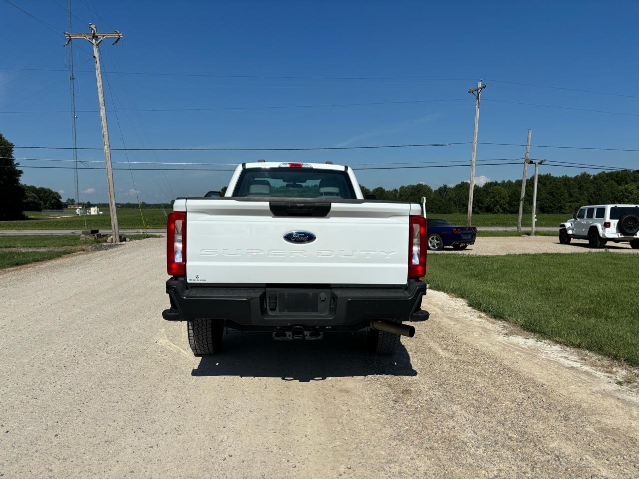 Ford Super Duty F-250 SRW XL 4WD Reg Cab 8' Box 2023