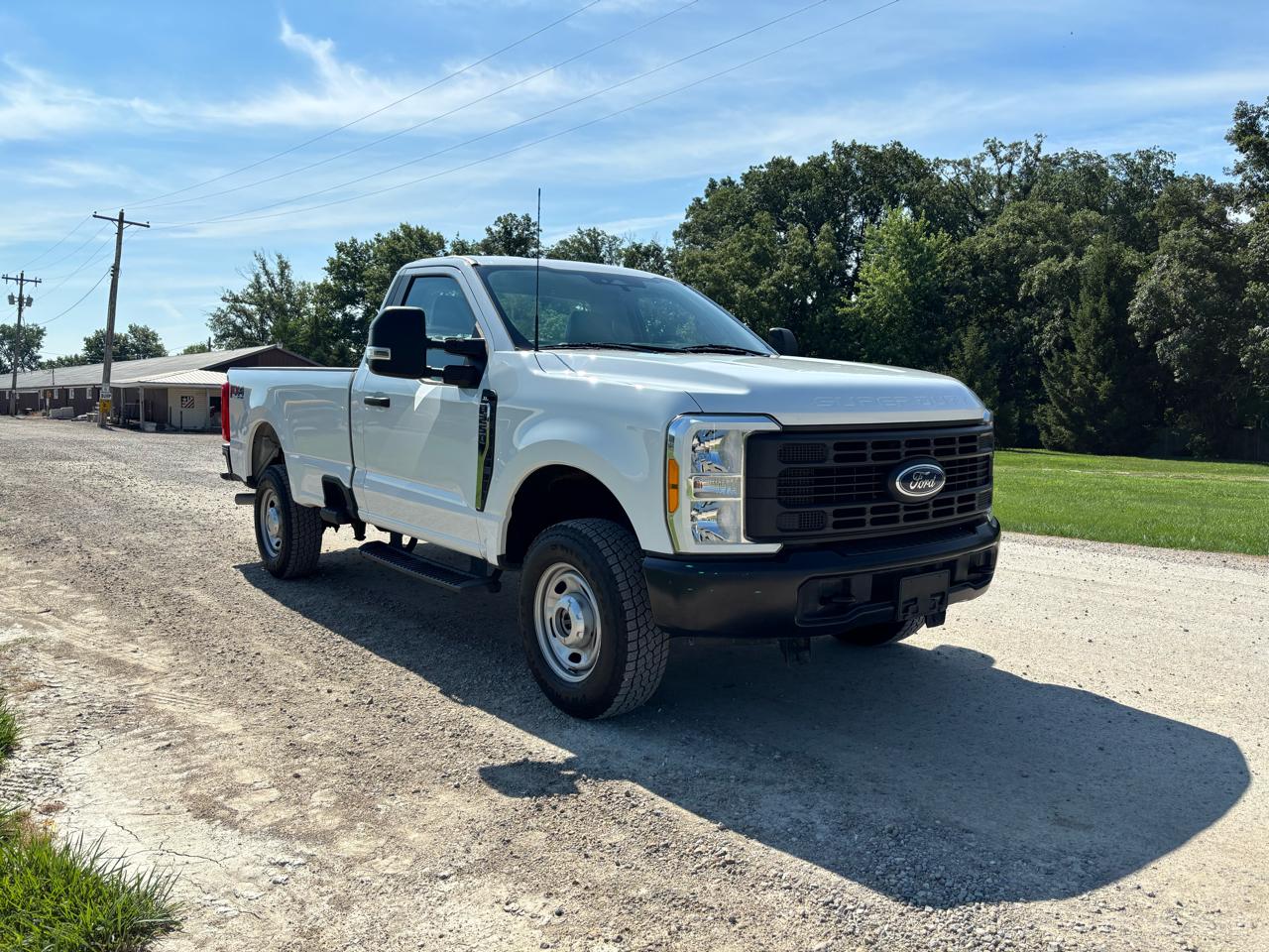 Ford Super Duty F-250 SRW XL 4WD Reg Cab 8' Box 2023