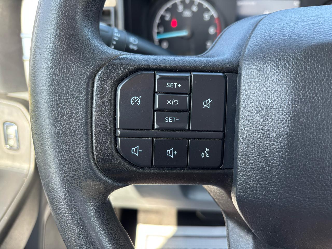 Ford Super Duty F-250 SRW XL 4WD Reg Cab 8' Box 2023