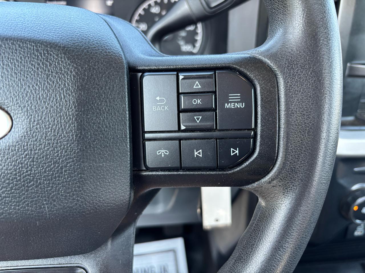 Ford Super Duty F-250 SRW XL 4WD Reg Cab 8' Box 2023
