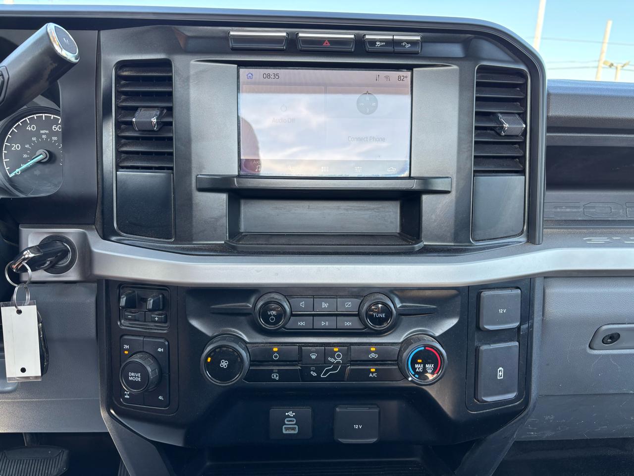 Ford Super Duty F-250 SRW XL 4WD Reg Cab 8' Box 2023