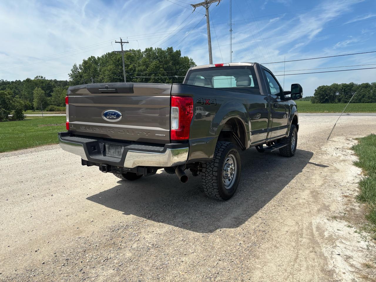 Ford Super Duty F-250 SRW XLT 4WD Reg Cab 8' Box 2019