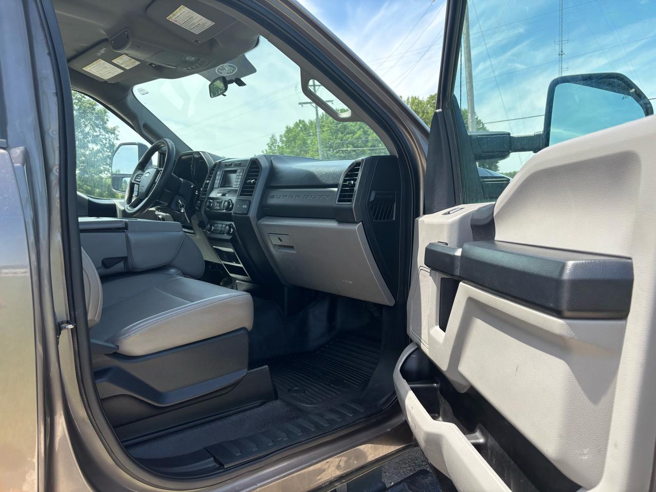 Ford Super Duty F-250 SRW XLT 4WD Reg Cab 8' Box 2019