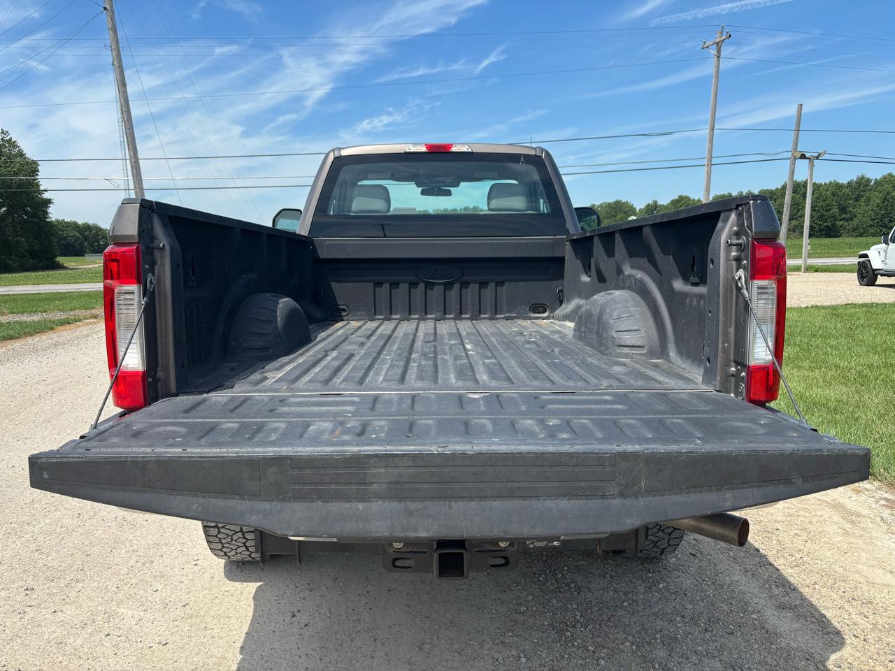 Ford Super Duty F-250 SRW XLT 4WD Reg Cab 8' Box 2019