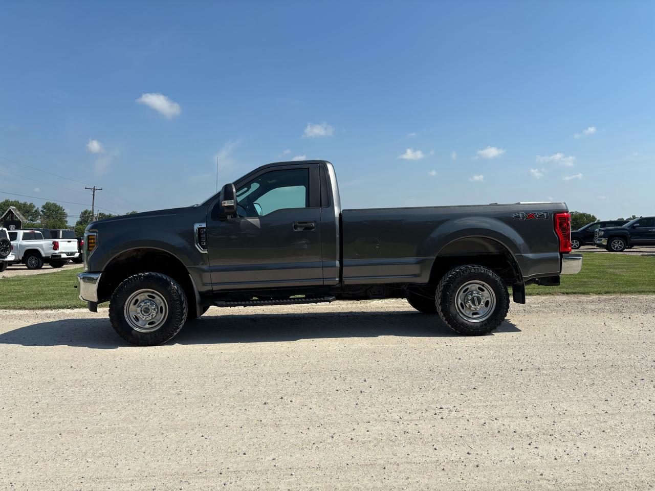 Ford Super Duty F-250 SRW XLT 4WD Reg Cab 8' Box 2019