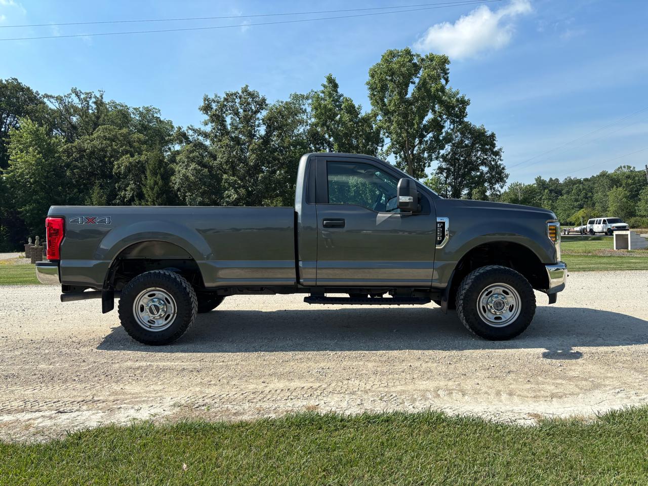 Ford Super Duty F-250 SRW XLT 4WD Reg Cab 8' Box 2019