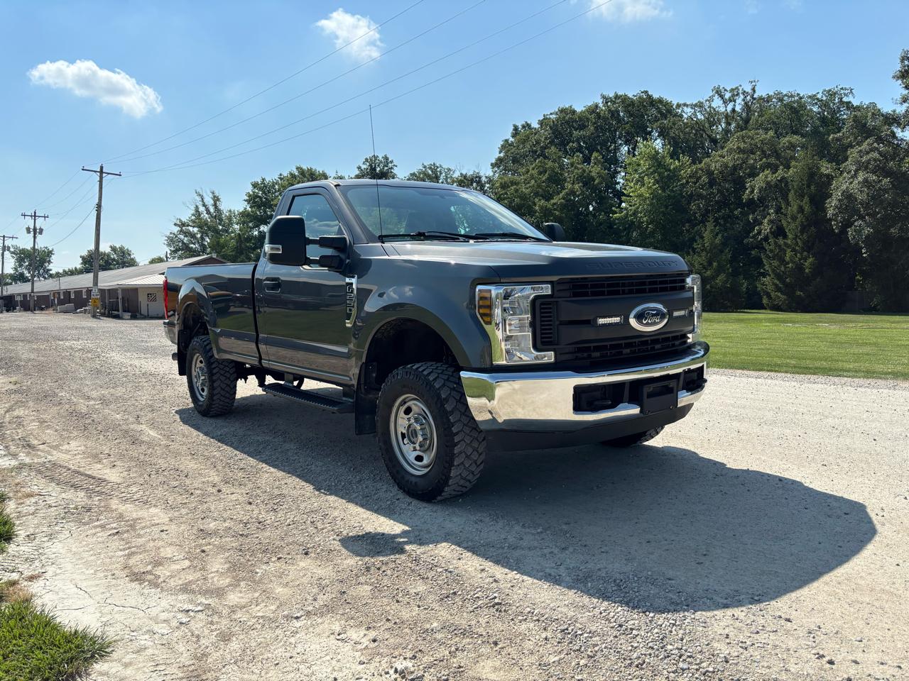 Ford Super Duty F-250 SRW XLT 4WD Reg Cab 8' Box 2019